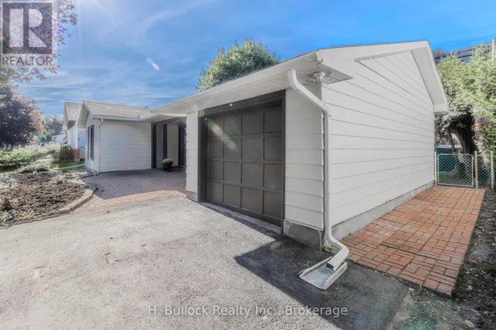 B - 3336 KODIAK STREET, Ottawa, Ontario K1V7S8