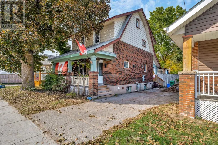 112 LANSDOWNE STREET W, Peterborough (Town Ward 3), Ontario K9J1Y1