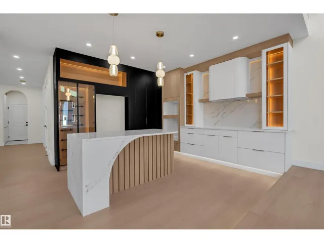 4919 17 AV SW SW, Edmonton, Alberta T6X1A4