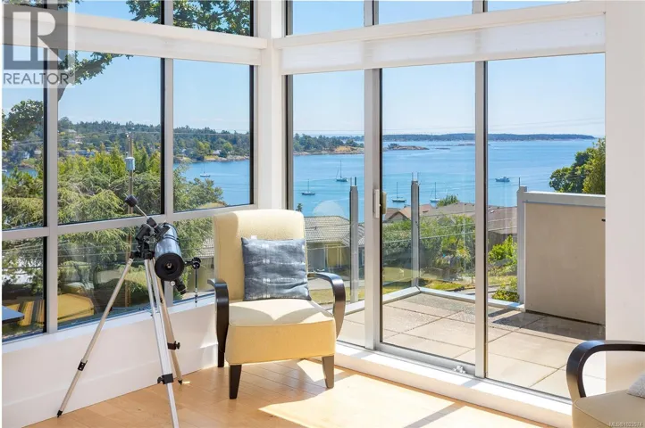 2597 Vista Bay Rd, Saanich, British Columbia V8P3G1