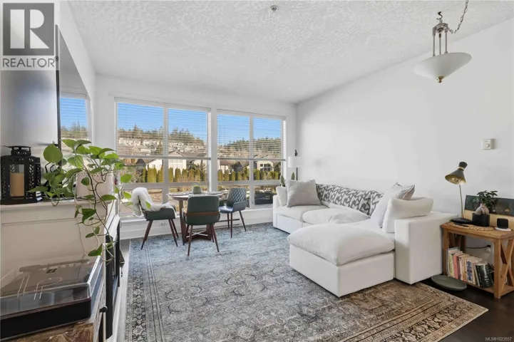 303 627 Brookside Rd, Colwood, British Columbia V9C0C3