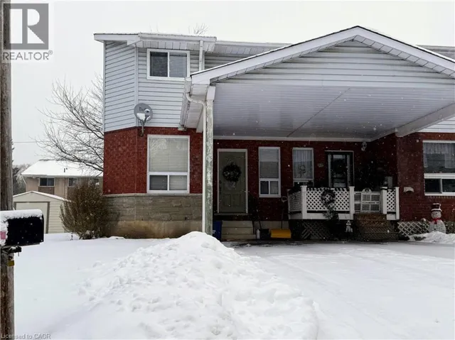 11 NORMAN Lane Unit# 1, Cambridge, Ontario N1R5L9