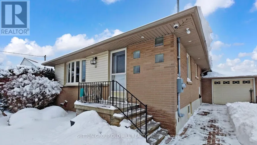 LOWER - 11 FULFORD PLACE, Toronto (Willowridge-Martingrove-Richview), Ontario M9R2V9