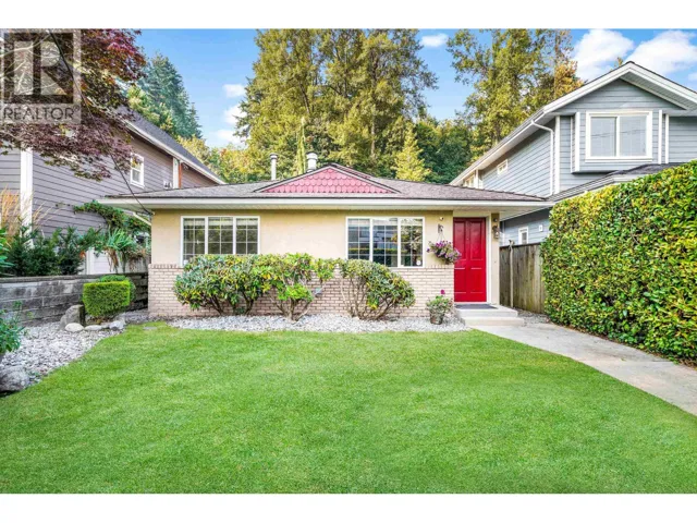 1412 HOPE ROAD, North Vancouver, British Columbia V7P1W8
