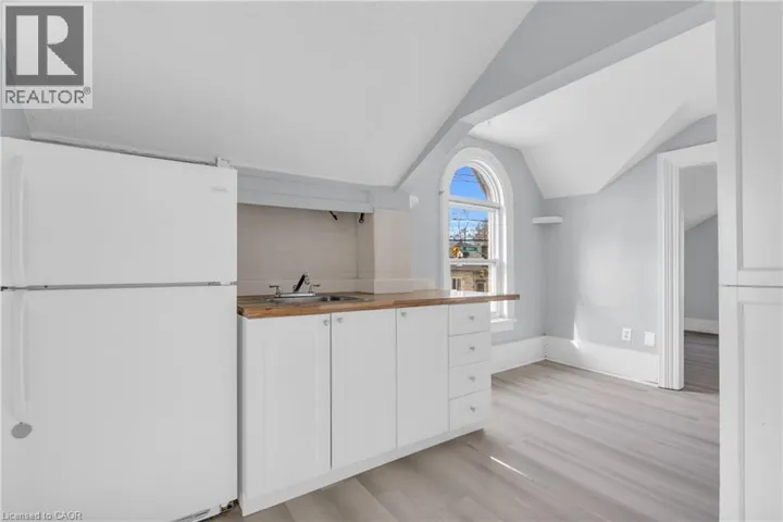 57 BEVERLY Street Unit# 201, Cambridge, Ontario N1R3Z6