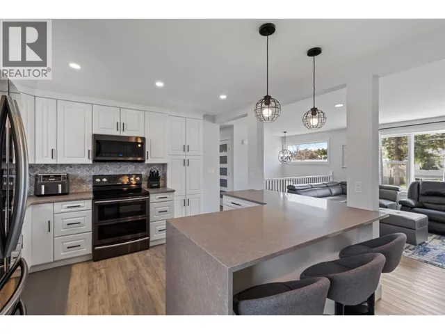 689 VALDES Drive, Kamloops, British Columbia V2B5J1