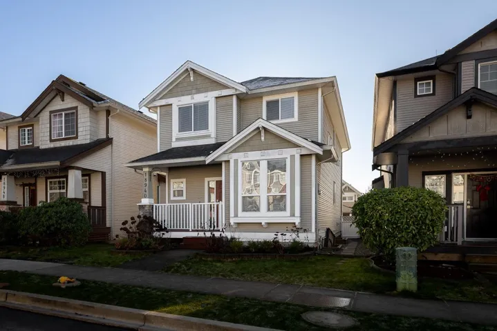 18940 72 AVENUE, Surrey, British Columbia V4N5M8