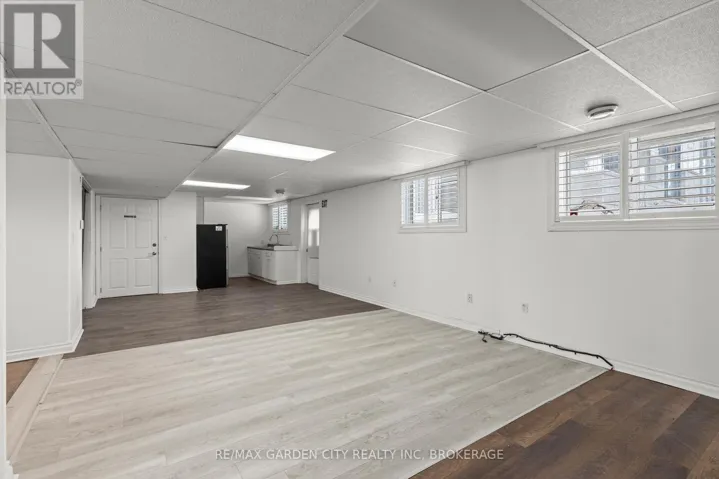2 - 101 MOFFATT STREET, St. Catharines (Oakdale), Ontario L2P2L6