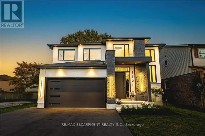 135 ELEANOR AVENUE, Hamilton (Eleanor), Ontario L8W1C7