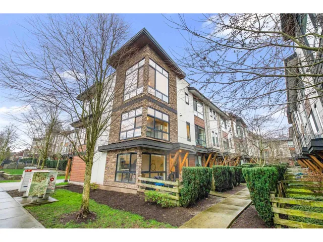 215 16488 64 AVENUE, Surrey, British Columbia V3S6X6