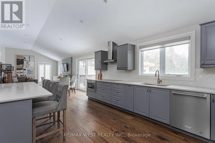 26 HOSTEIN DRIVE, Hamilton (Ancaster), Ontario L9G2S5