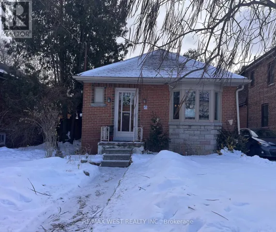 43 VICTORIA BOULEVARD, Toronto (Mount Dennis), Ontario M6M2B9