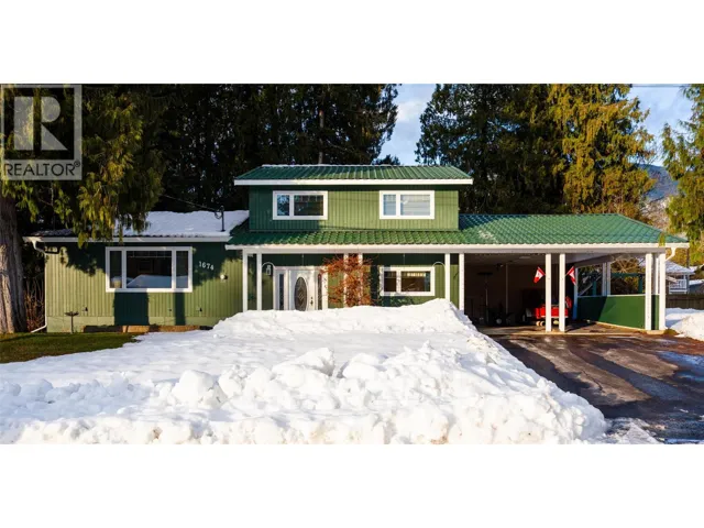 1674 Dogwood Drive, Revelstoke, British Columbia V0E2S1