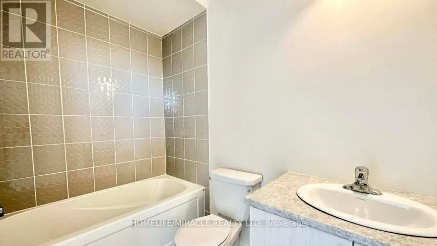 432 OKANAGAN PATH, Oshawa (Donevan), Ontario L1H0B1