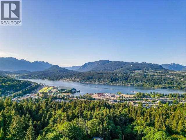 1124 LUXTON SQUARE, Coquitlam, British Columbia V3J5E1