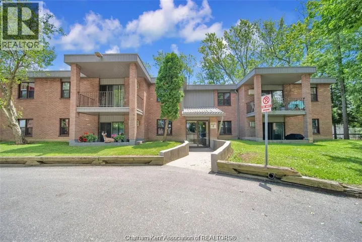 12 Montgomery DRIVE Unit# C103, Wallaceburg, Ontario N8A5B5