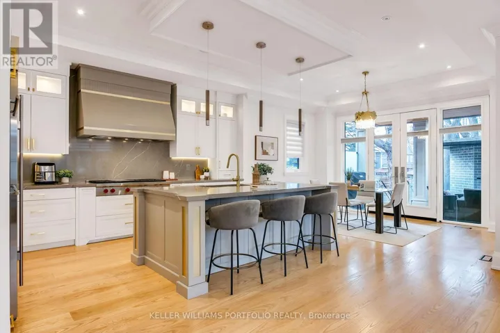 1 OREGON TRAIL, Toronto (Islington-City Centre West), Ontario M9B1P4