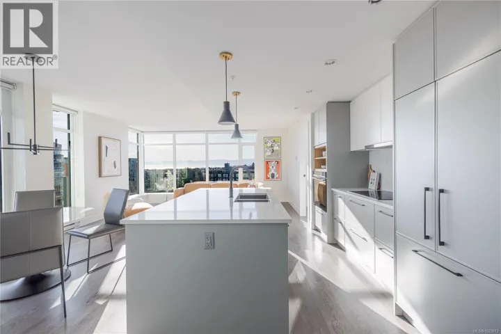 702 960 Yates St, Victoria, British Columbia V8V3M3