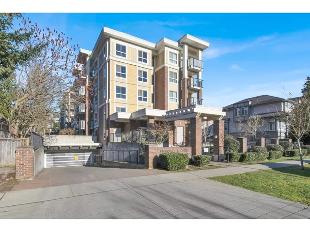 305 13883 LAUREL DRIVE, Surrey, British Columbia V2R0W1