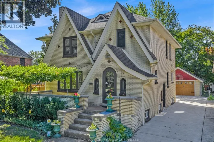 2239 VICTORIA AVENUE, Windsor, Ontario N8X1R2
