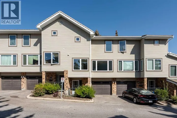 12 Coachway Gardens SW, Calgary, Alberta T3H2V9