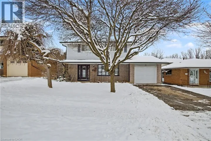 37 SUNRISE Crescent, Dundas, Ontario L9H3S1