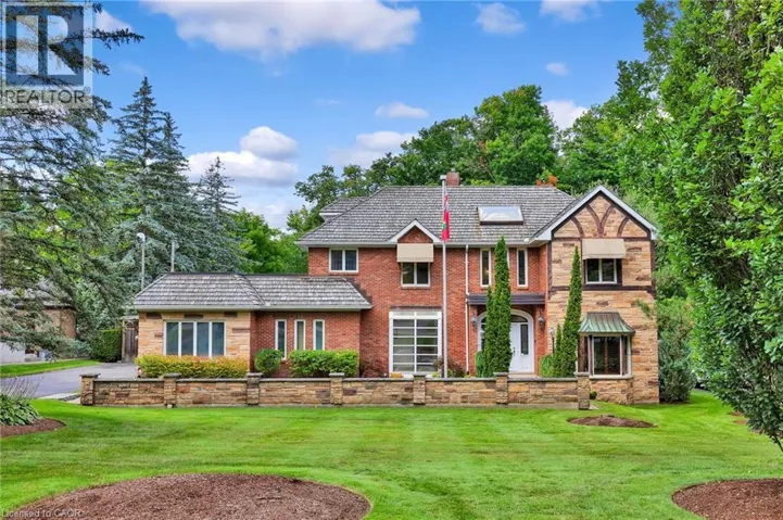 32 MAPLE HILL Drive, Kitchener, Ontario N2M2R8