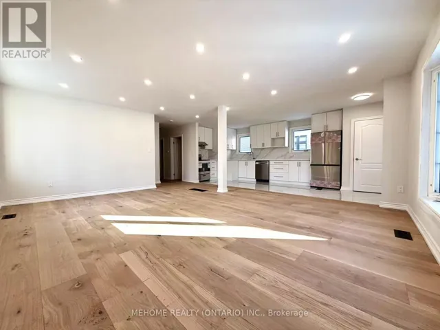 6 CLEMENTINE SQUARE, Toronto (Woburn), Ontario M1G2V7