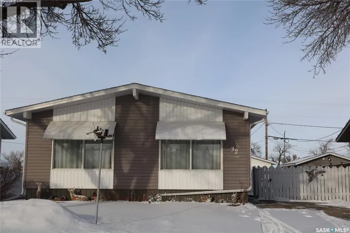 32 Kasper CRESCENT, Assiniboia, Saskatchewan S0H0B0