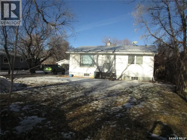 250 1st AVENUE W, Bengough, Saskatchewan S0C0K0