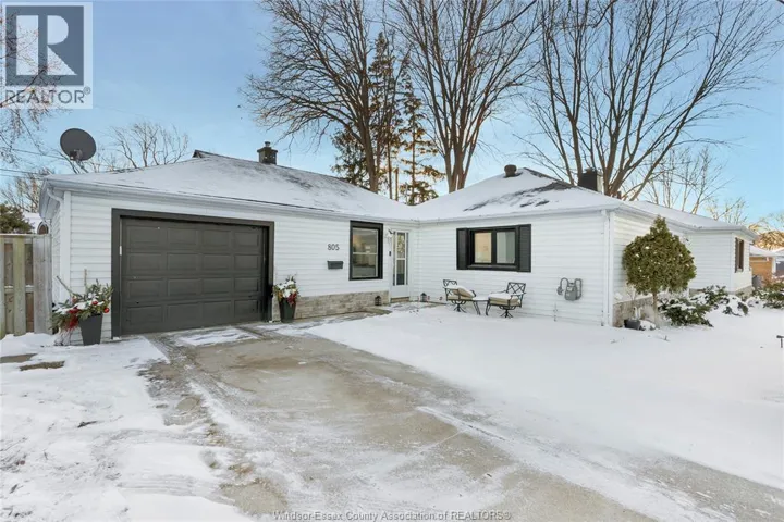 805 ROSELAWN, Windsor, Ontario N9E2B3