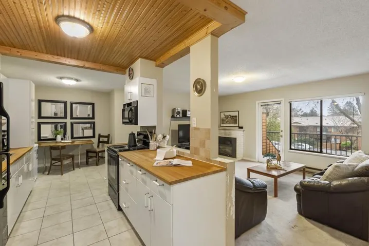 2207 10620 150 STREET, Surrey, British Columbia V3R7K3