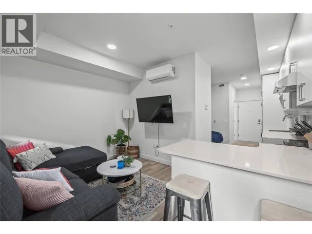 1057 Frost Road Unit# 204, Kelowna, British Columbia V1W0G7