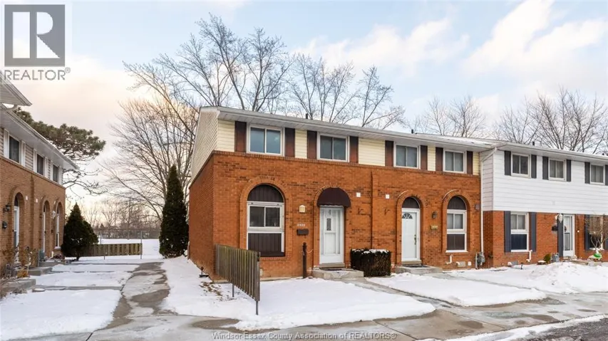 2920 Meadowbrook Lane, Windsor, Ontario N8T3C8