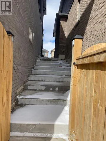 22 ROWLEY STREET, Brantford, Ontario N3S0J6