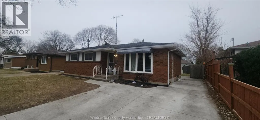 3970 LENNON COURT, Windsor, Ontario N9G2E5