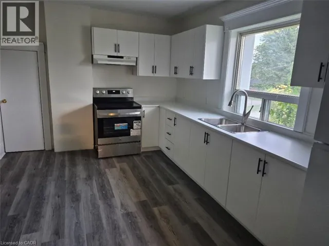 69 ONTARIO Street, Cambridge, Ontario N3C2H9