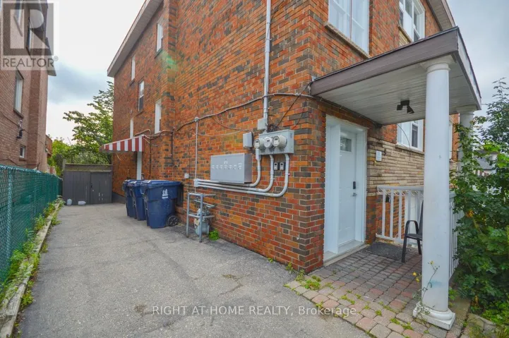 2 - 9 DONALD AVENUE, Toronto (Keelesdale-Eglinton West), Ontario M6M1J7