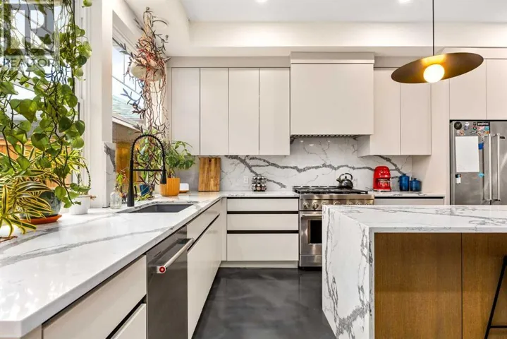 1129 Maggie Street SE, Calgary, Alberta T2G4L8