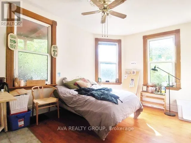 554 HIGHCROFT AVENUE, Ottawa, Ontario K1Z5J5