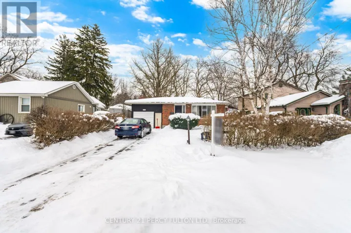 325 DYSON ROAD, Pickering (Rosebank), Ontario L1W2N1