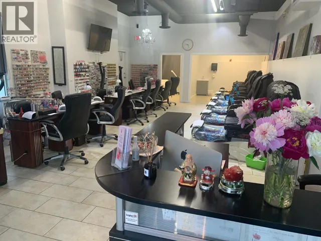 110 Hollywood Road Unit# 2, Kelowna, British Columbia V1X3S9