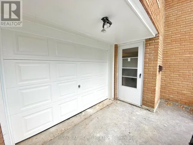 36 MINTWOOD DRIVE, Toronto (Bayview Woods-Steeles), Ontario M2M3A7