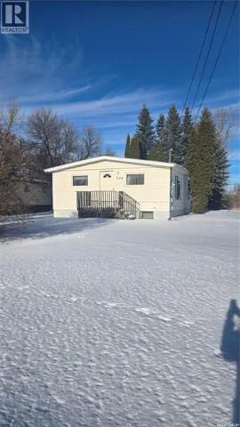 524 Boscurvis AVENUE, Oxbow, Saskatchewan S0C2B0