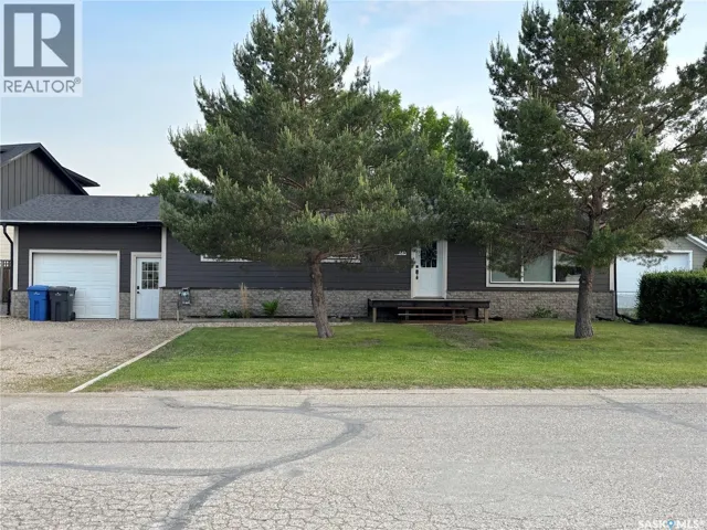 845 Prospect AVENUE, Oxbow, Saskatchewan S0C2B0