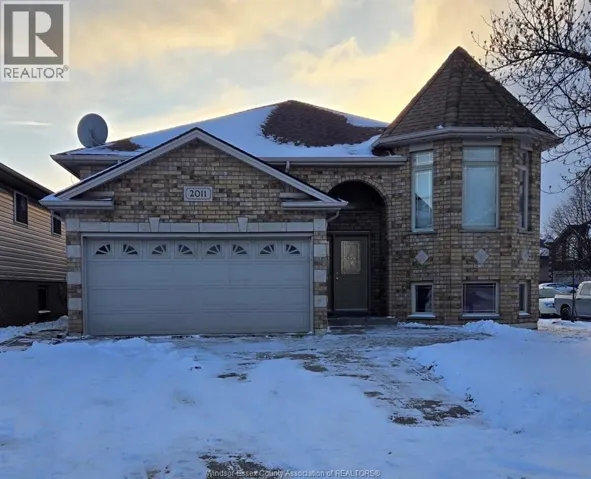 2011 ROCKPORT STREET, Windsor, Ontario N9G3A9