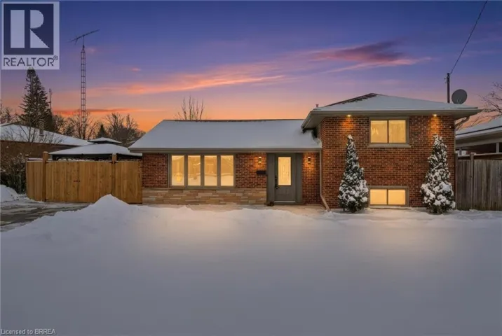 35 HICKERY Place, Brantford, Ontario N3S3C7