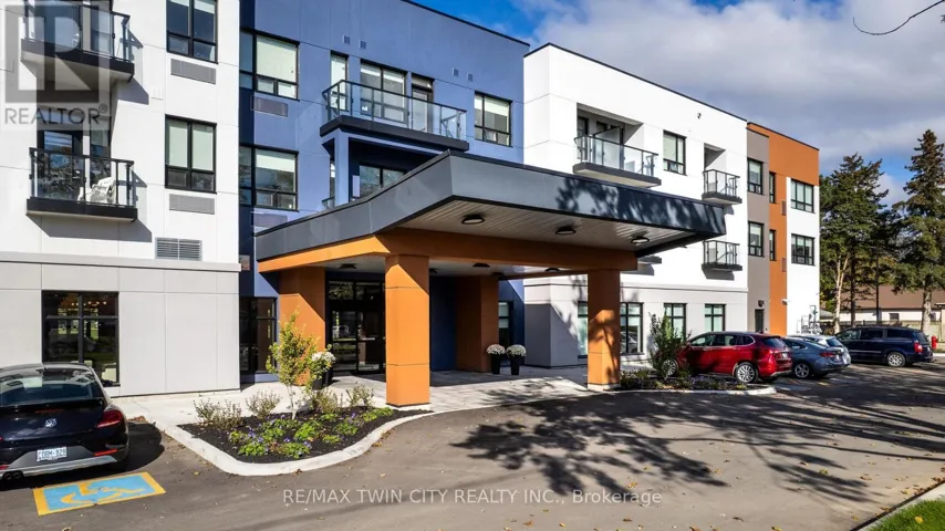 118 - 152 NORTH PARK STREET, Brantford, Ontario N3R4K5