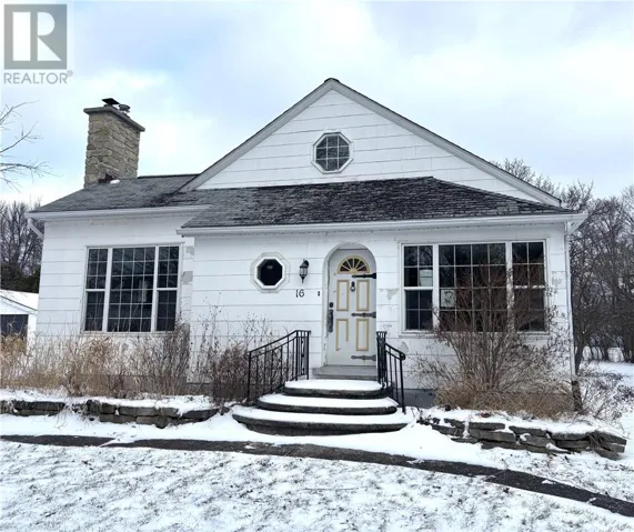 16 ROBINSON Street W, Little Current, Ontario P0P1K0