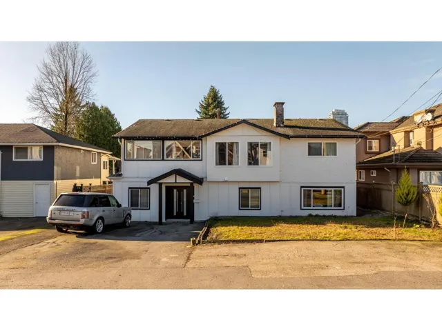 7923 122A STREET, Surrey, British Columbia V3W3T4
